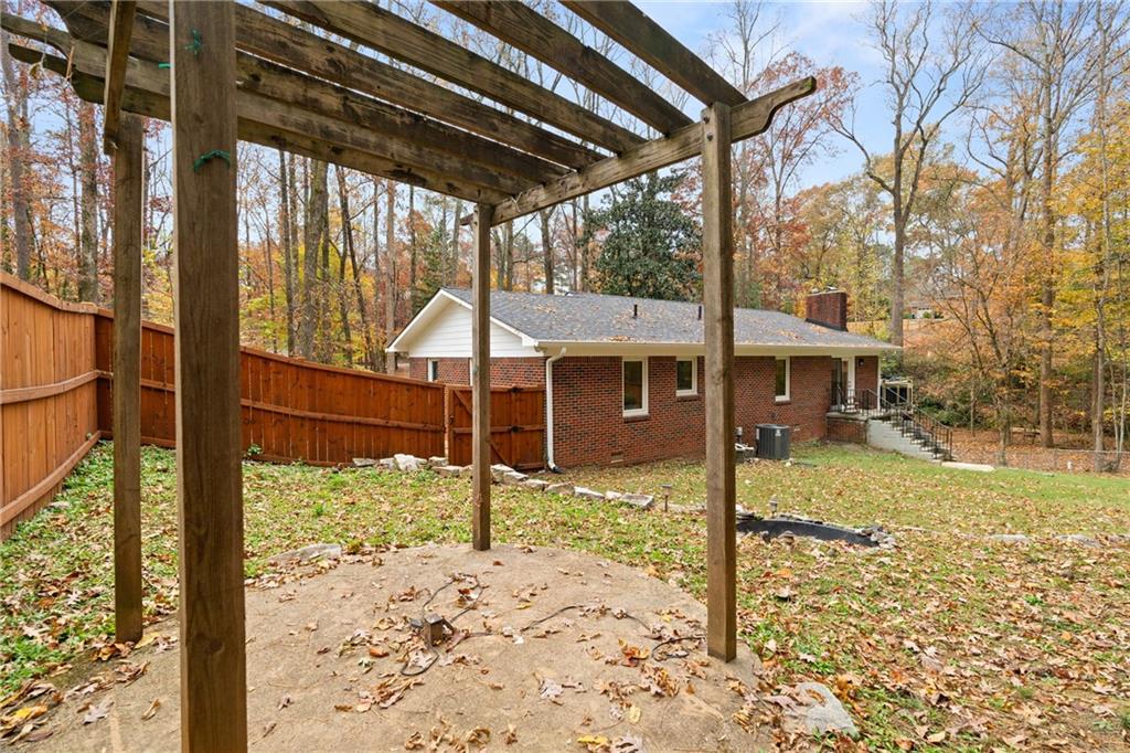 2608 Laurelwood Road