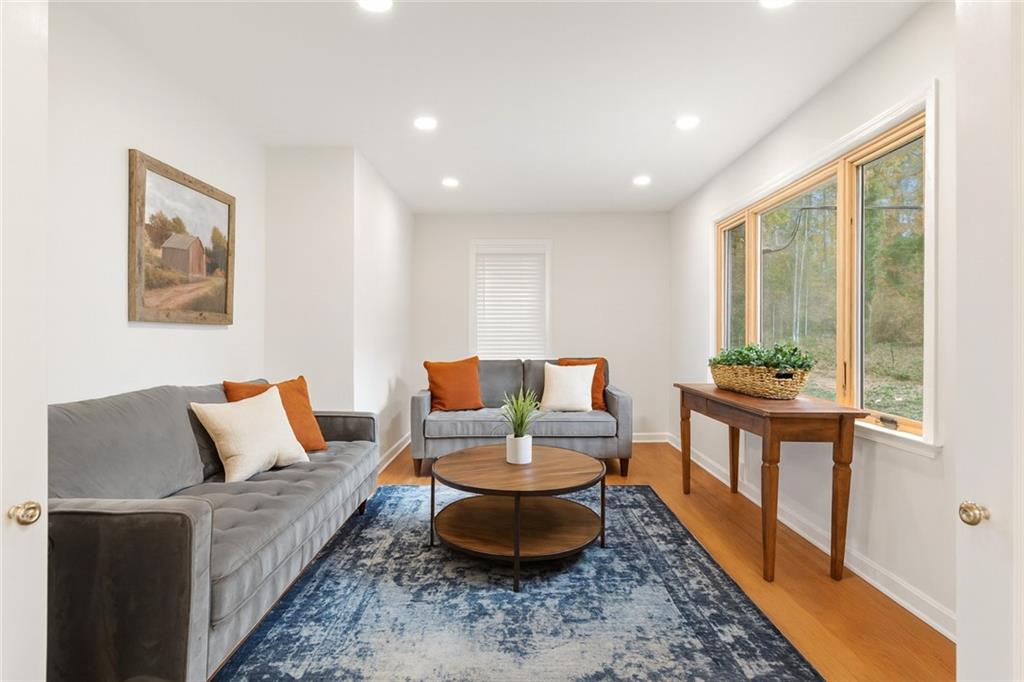 2608 Laurelwood Road