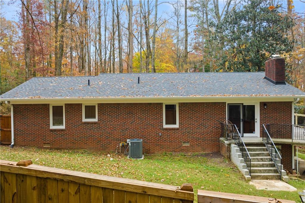 2608 Laurelwood Road