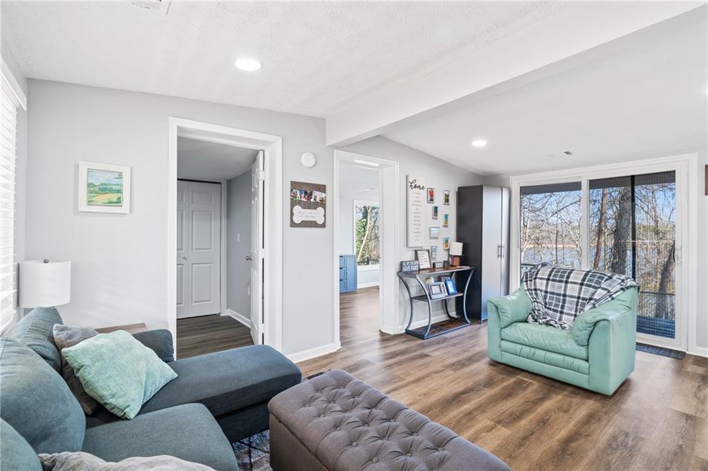 5523 Mount Shores Circle