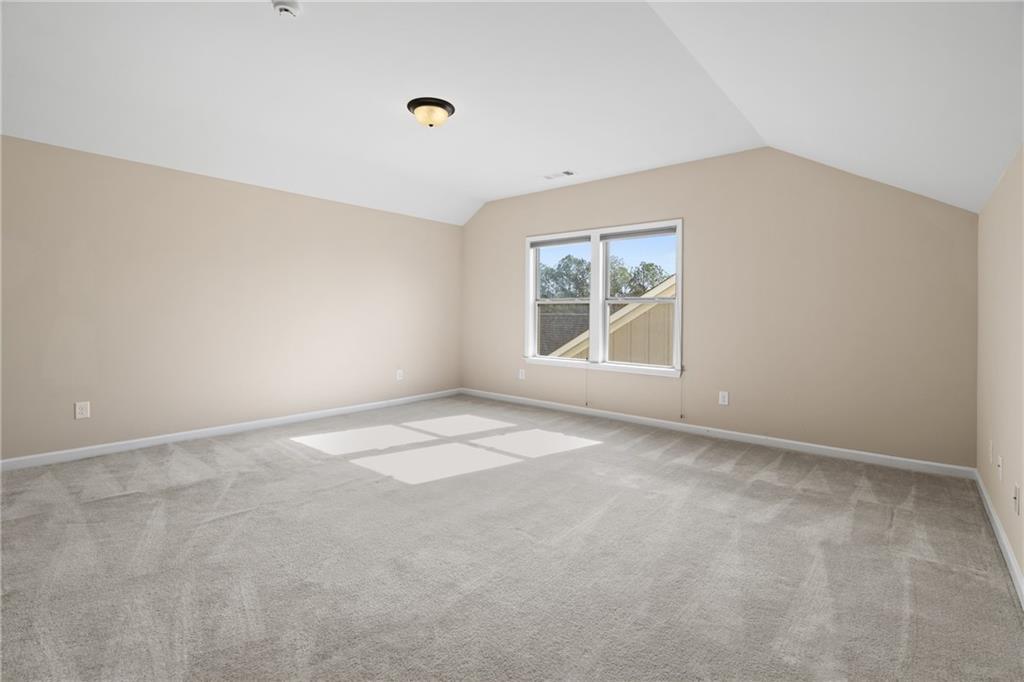 4521 W Village Court SE