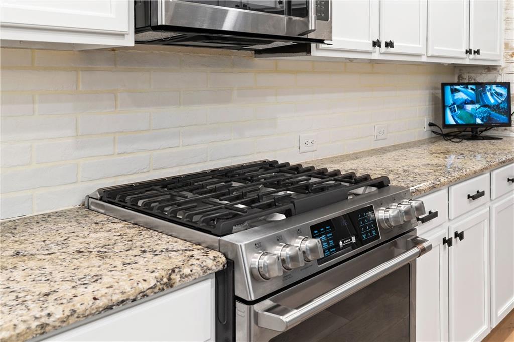 4521 W Village Court SE