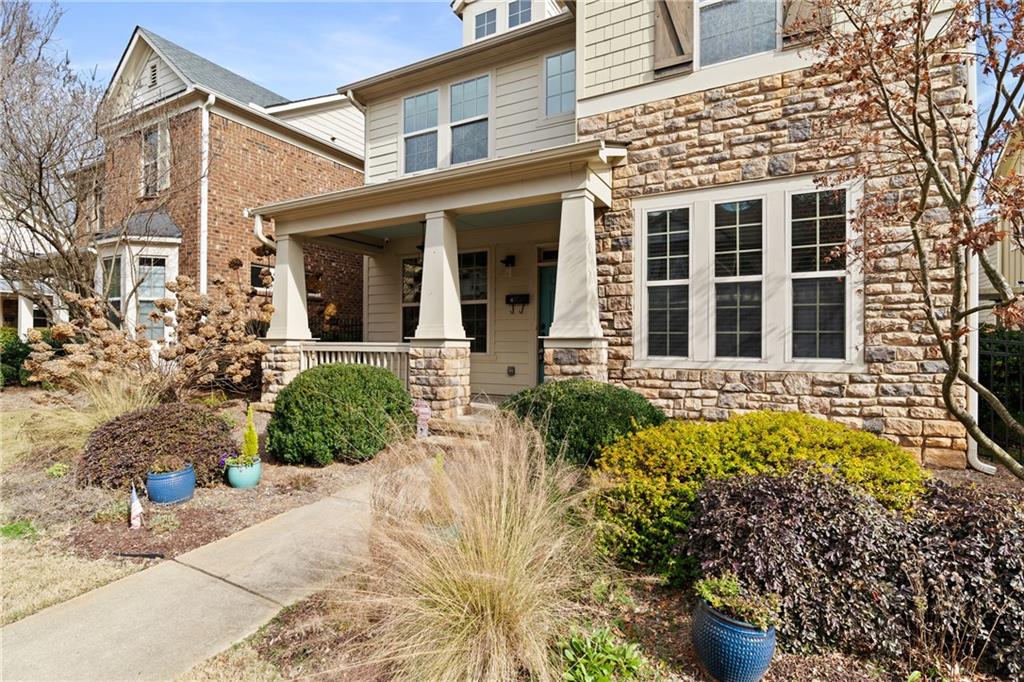 4521 W Village Court SE