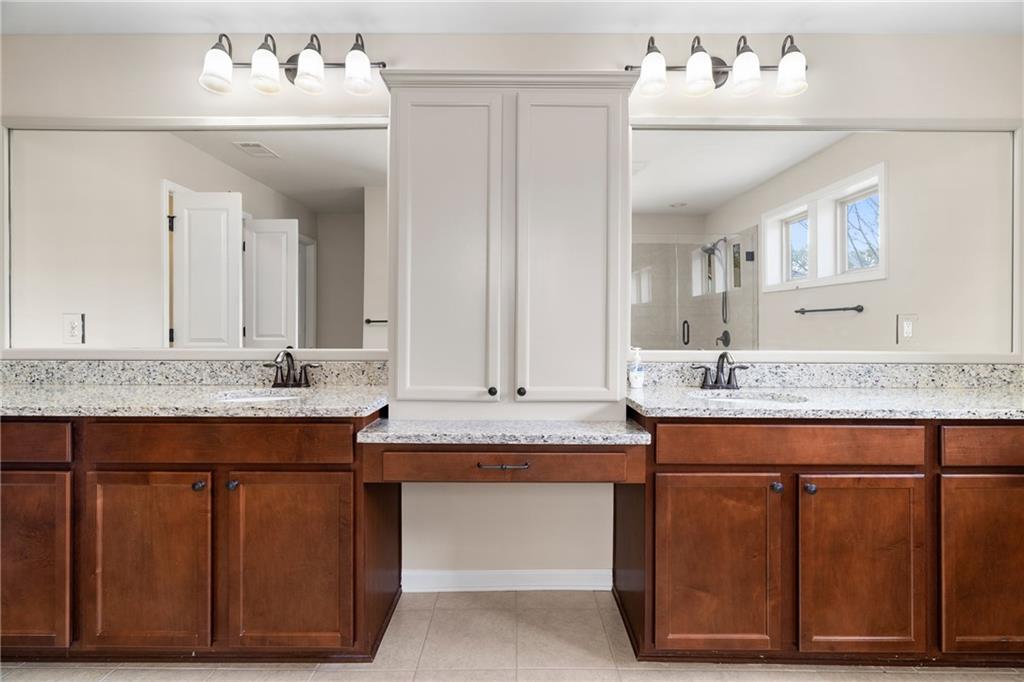 4521 W Village Court SE