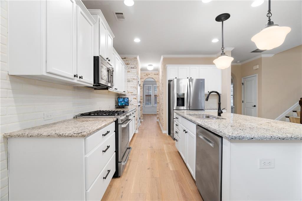 4521 W Village Court SE