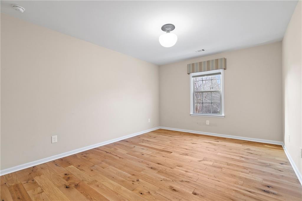 4521 W Village Court SE