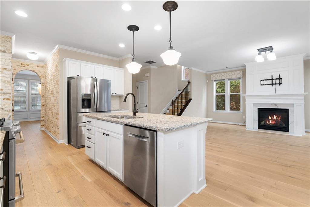 4521 W Village Court SE