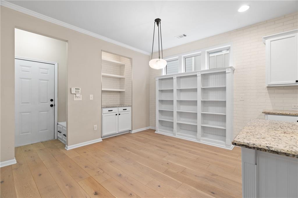 4521 W Village Court SE