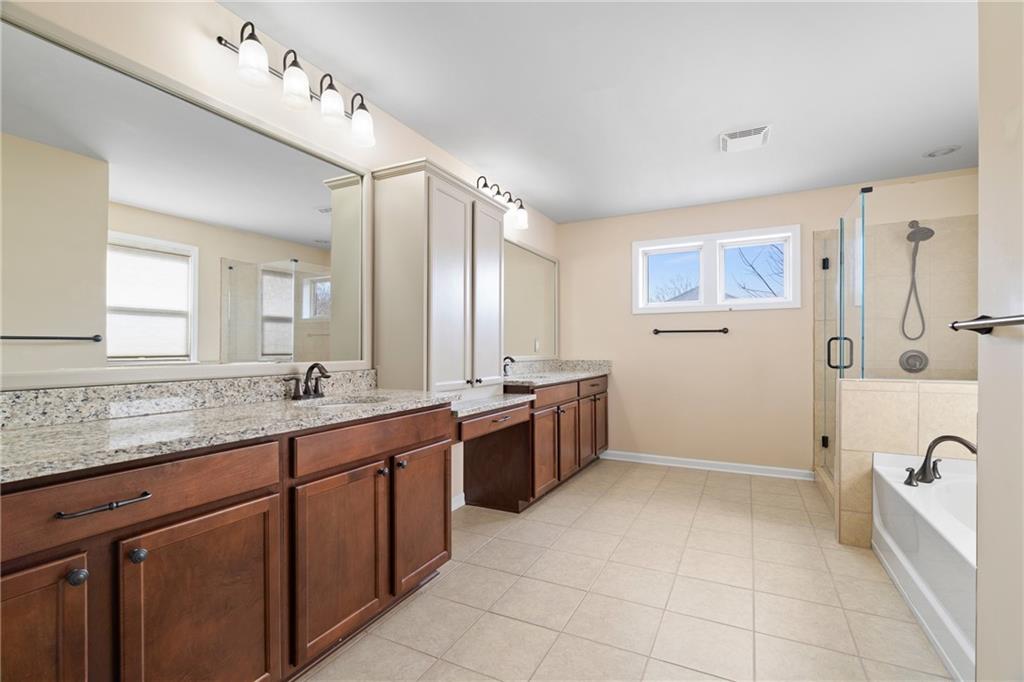 4521 W Village Court SE