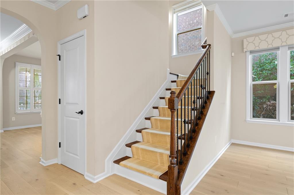 4521 W Village Court SE