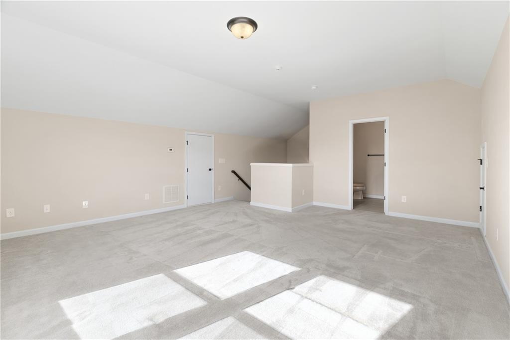 4521 W Village Court SE