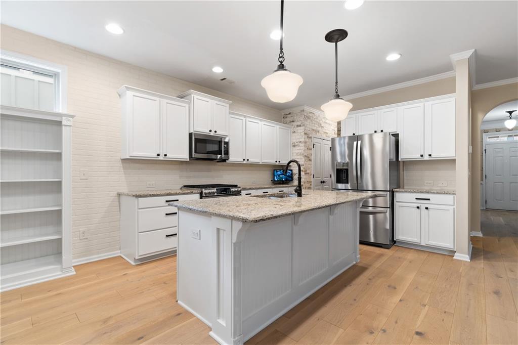 4521 W Village Court SE