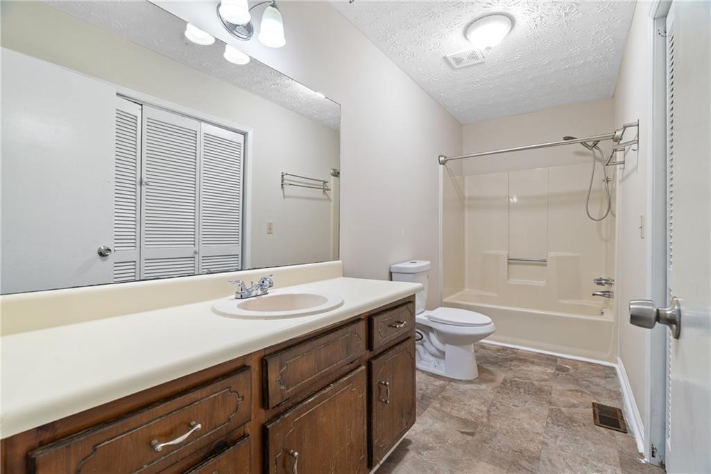 2771 Hawk Trace Court NE