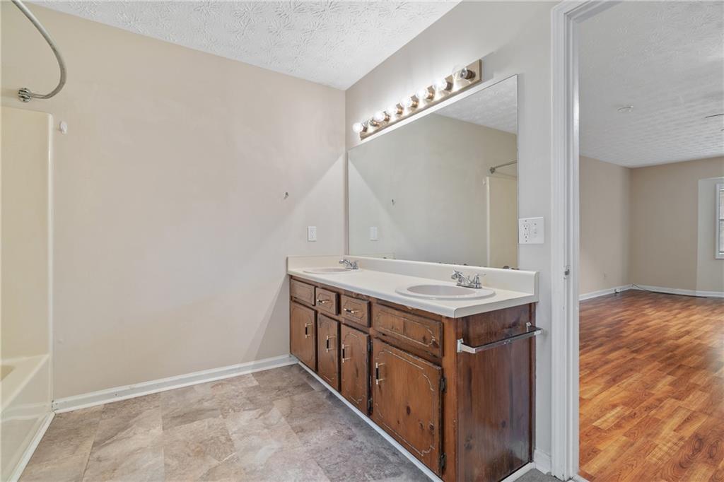 2771 Hawk Trace Court NE