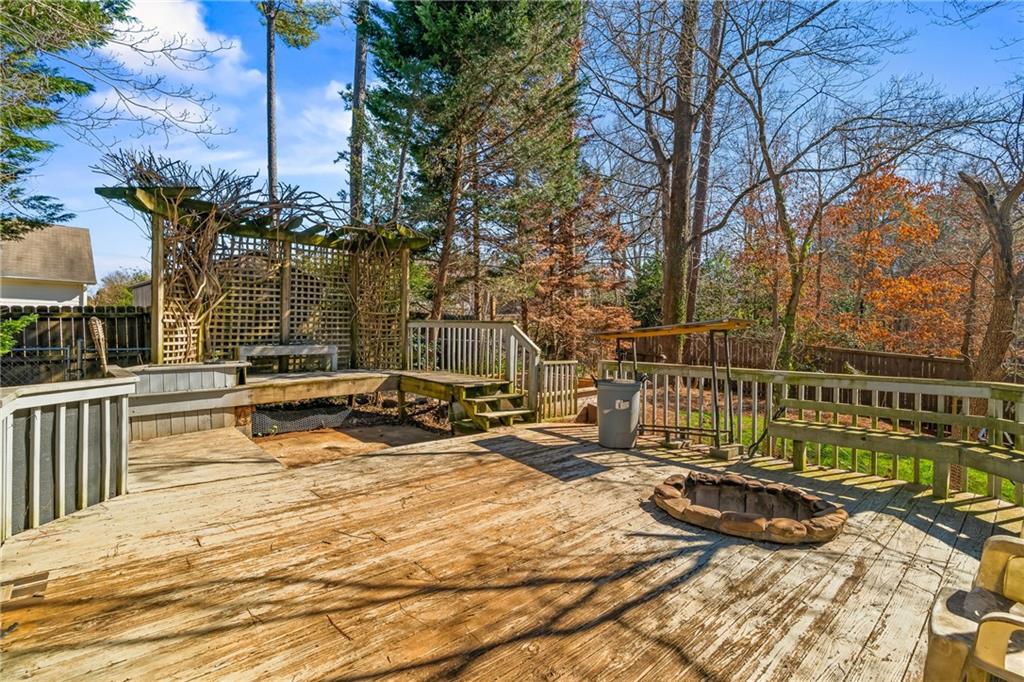 3036 Leafwood Drive SE