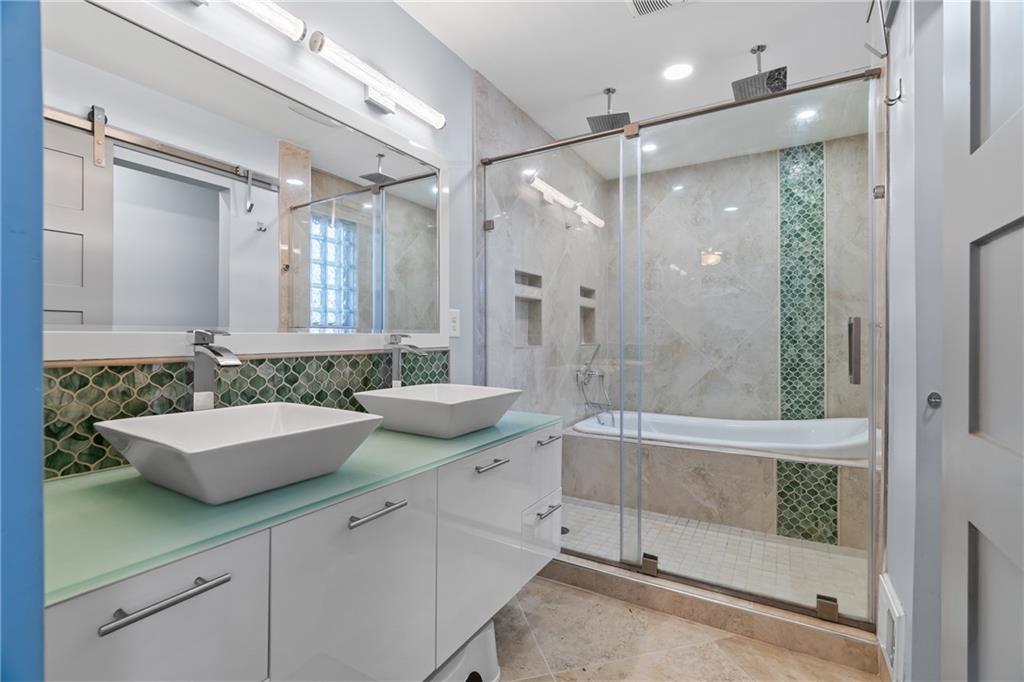 3036 Leafwood Drive SE