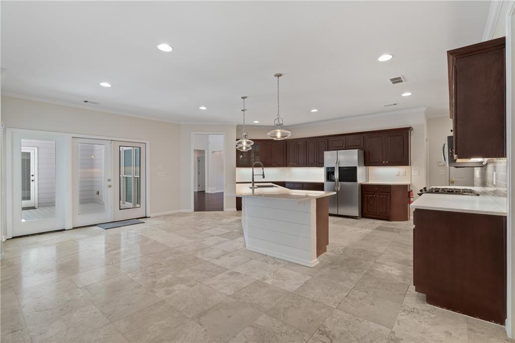 735 Mill Circle