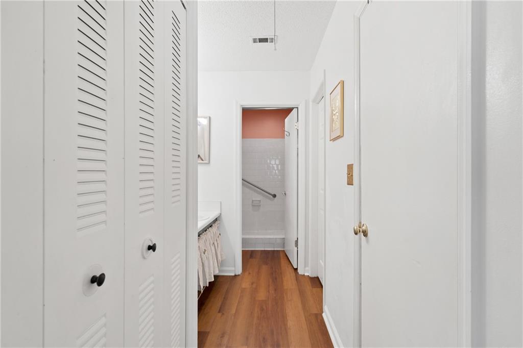 323 Cabaret Court SW