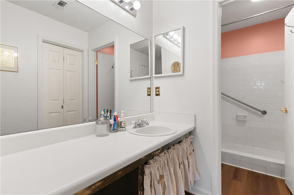 323 Cabaret Court SW
