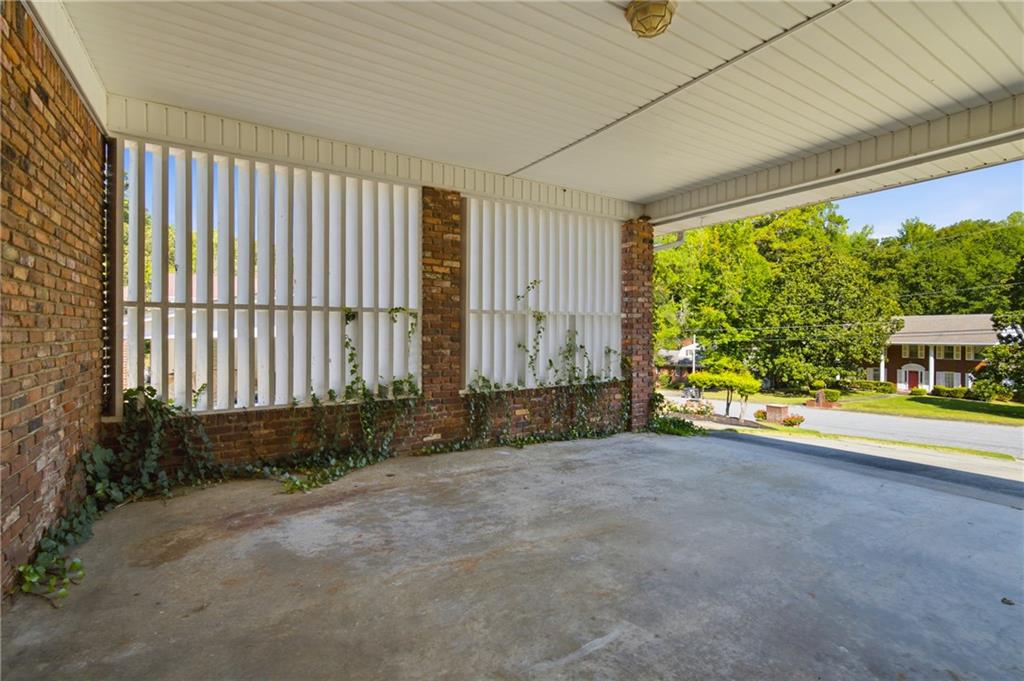 2710 Tanglewood Trail