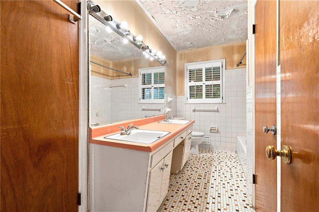 2710 Tanglewood Trail