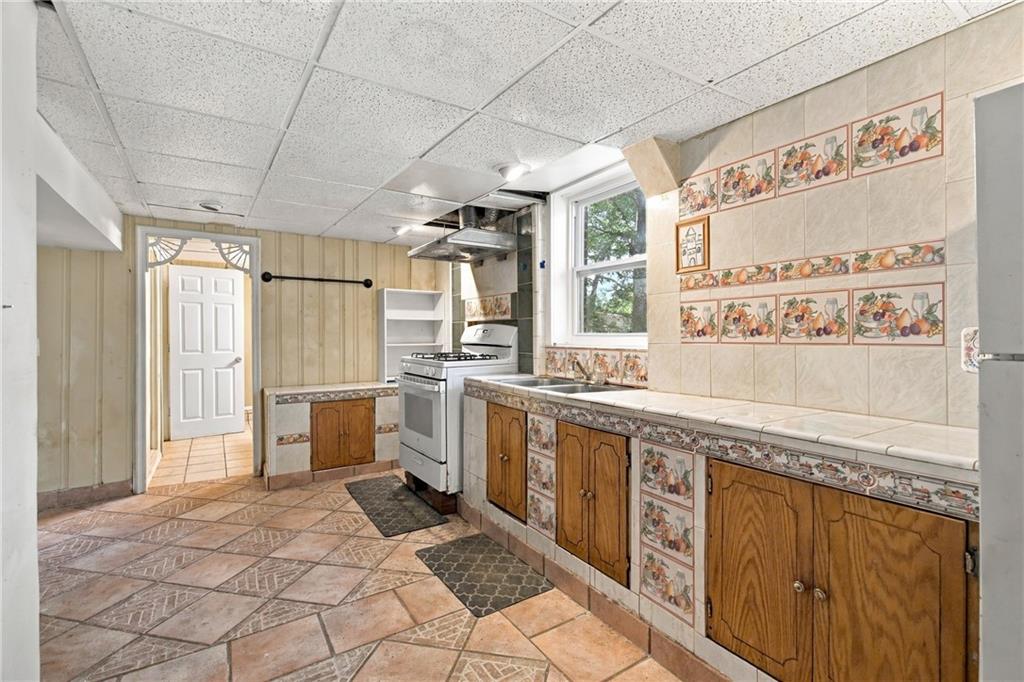 2498 Johnson Drive