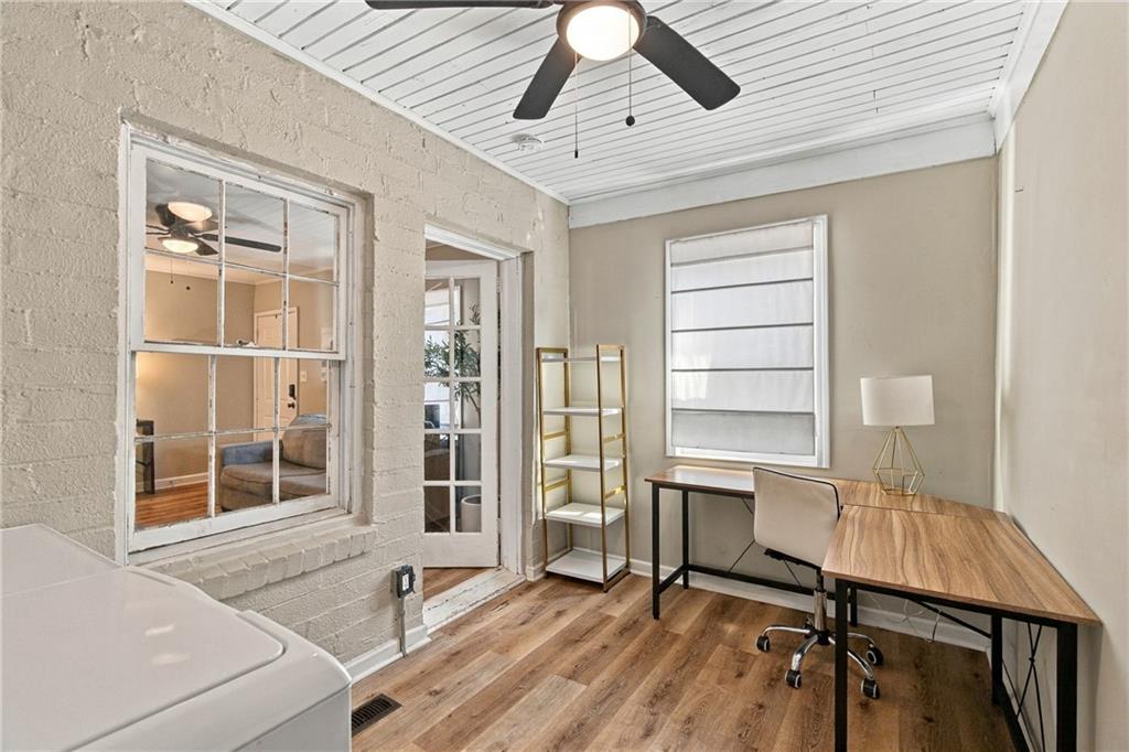 106 Aviation Road SE