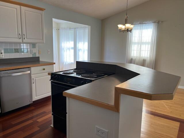 3590 Twin Oaks Lane