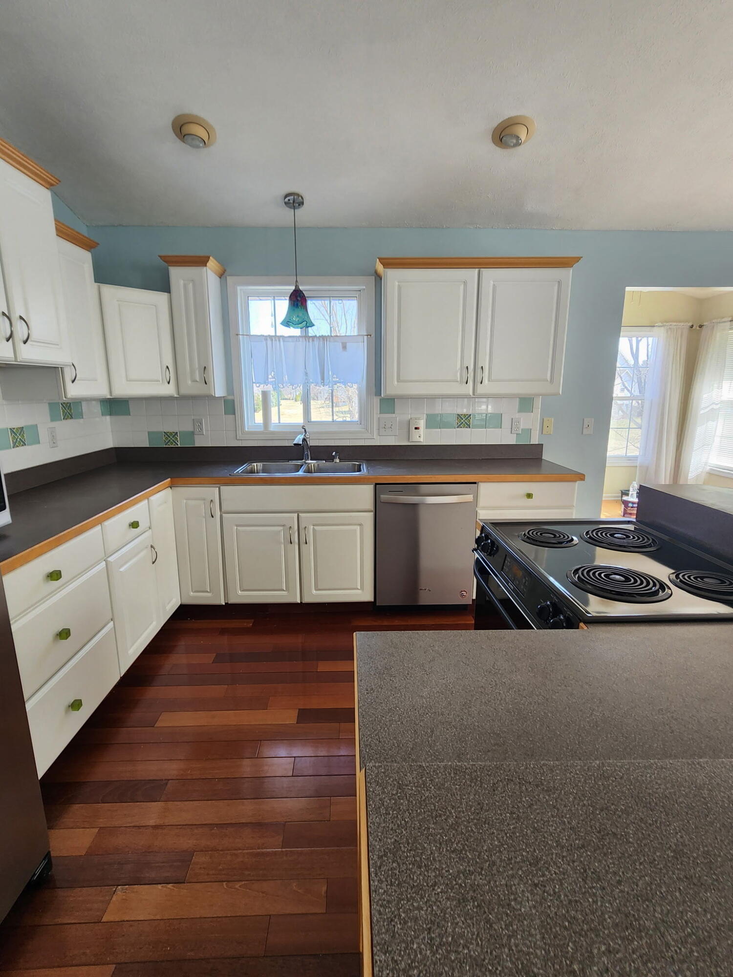 3590 Twin Oaks Lane