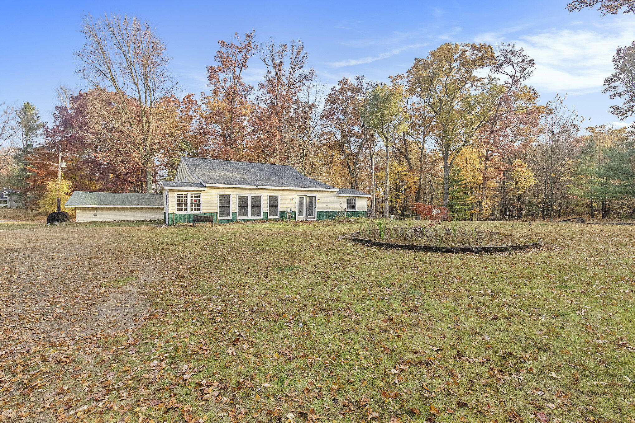 590 W Marion Road