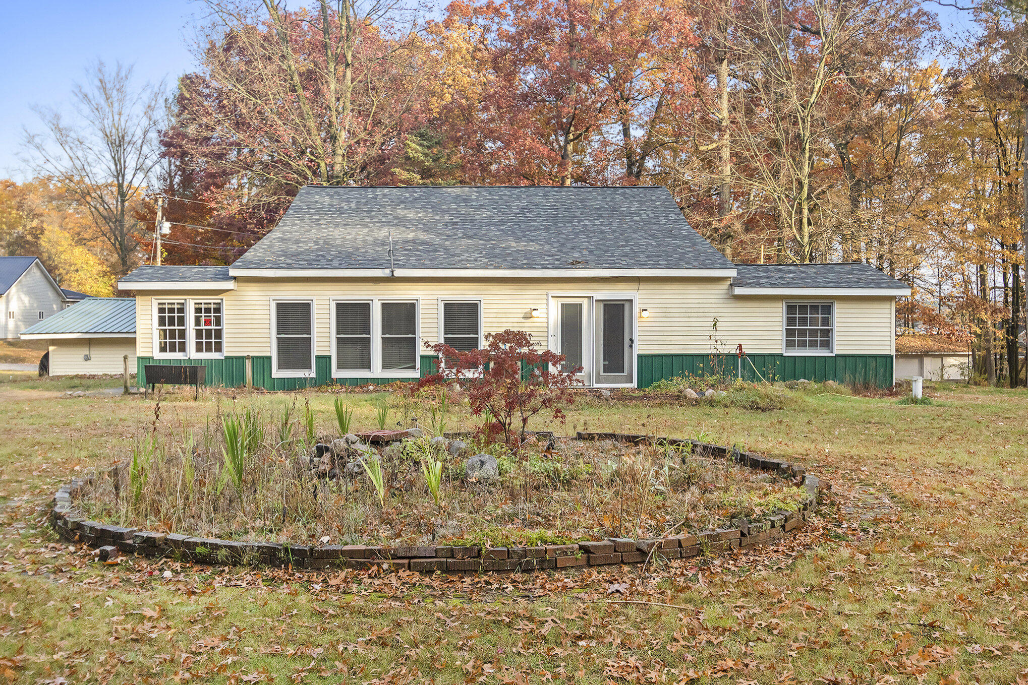 590 W Marion Road
