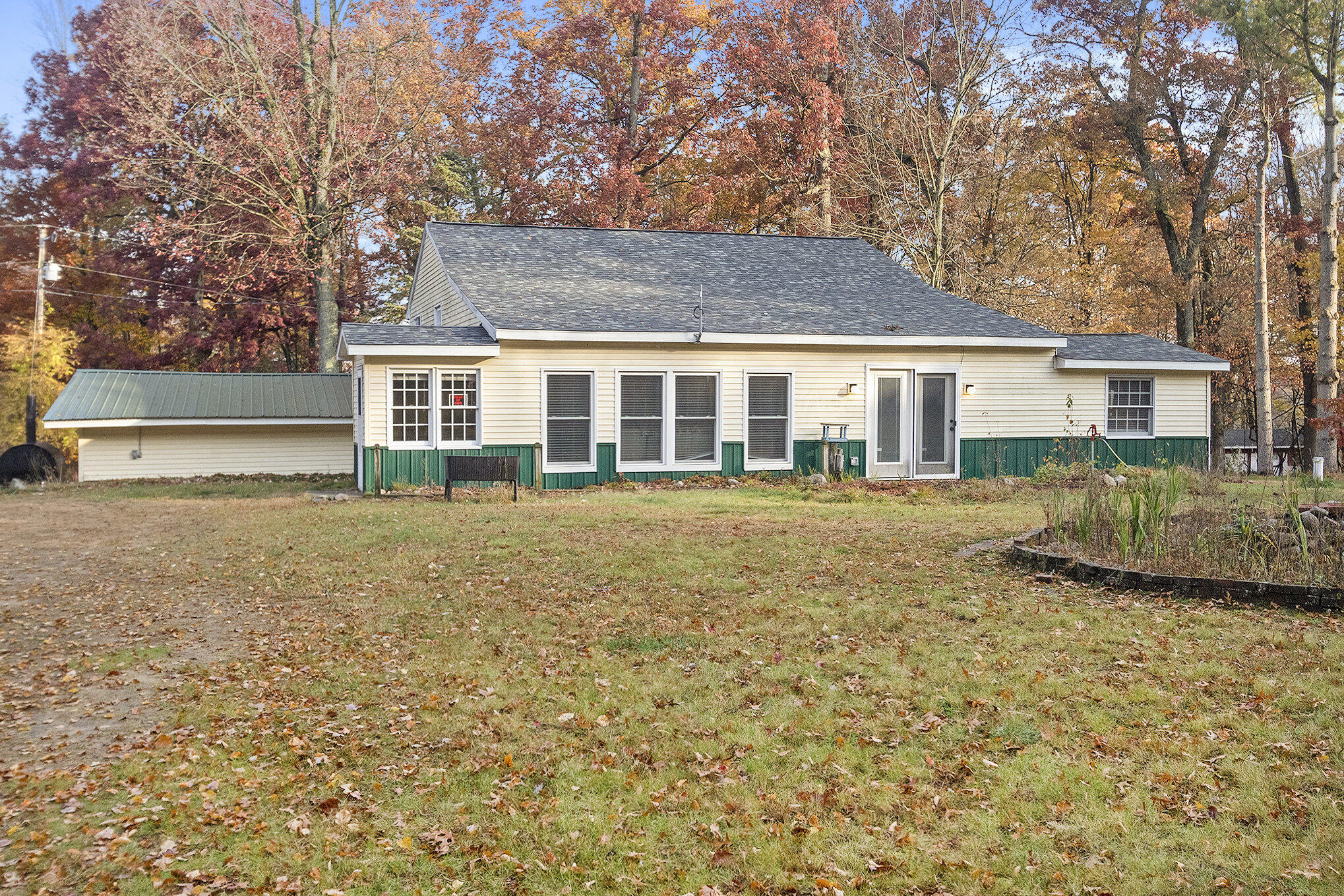 590 W Marion Road