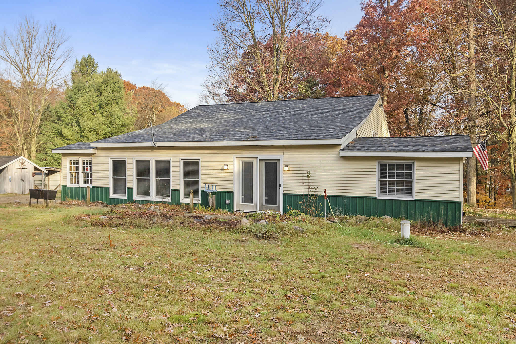 590 W Marion Road