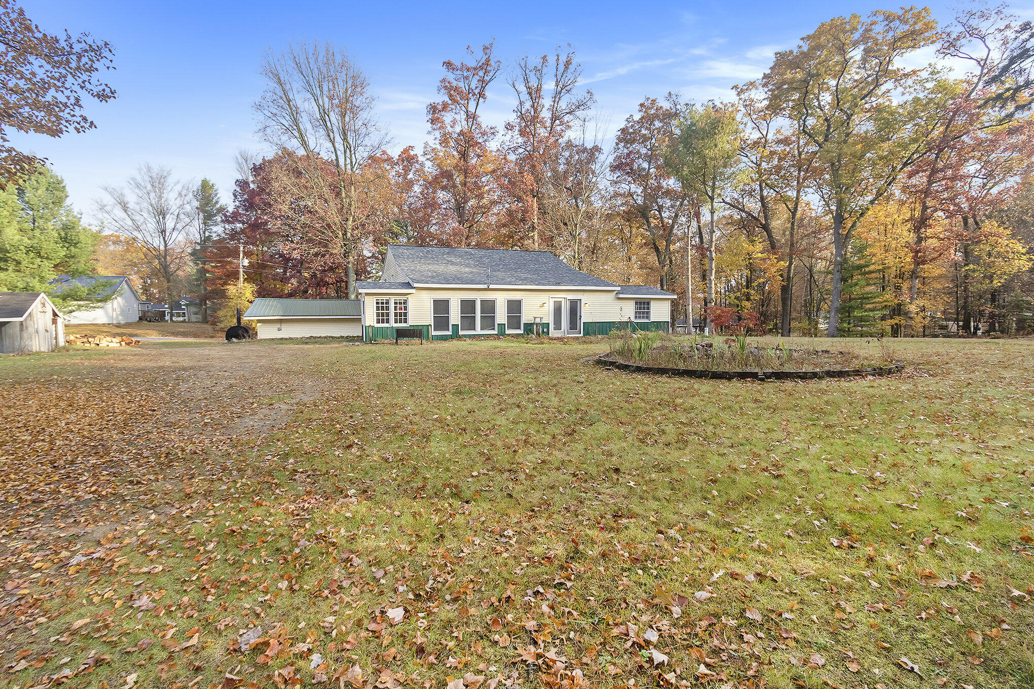590 W Marion Road