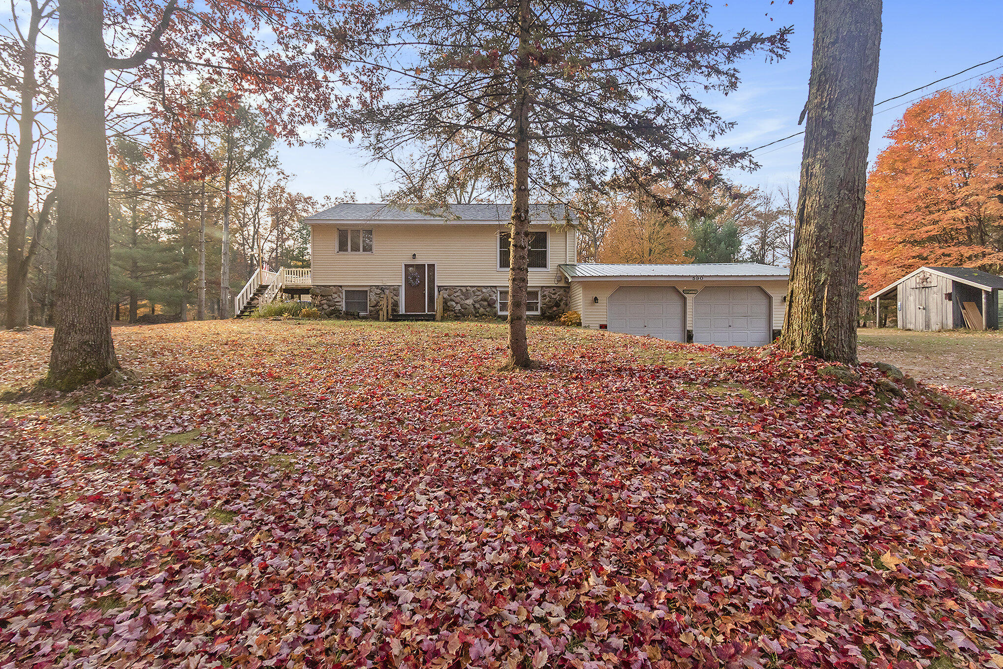 590 W Marion Road