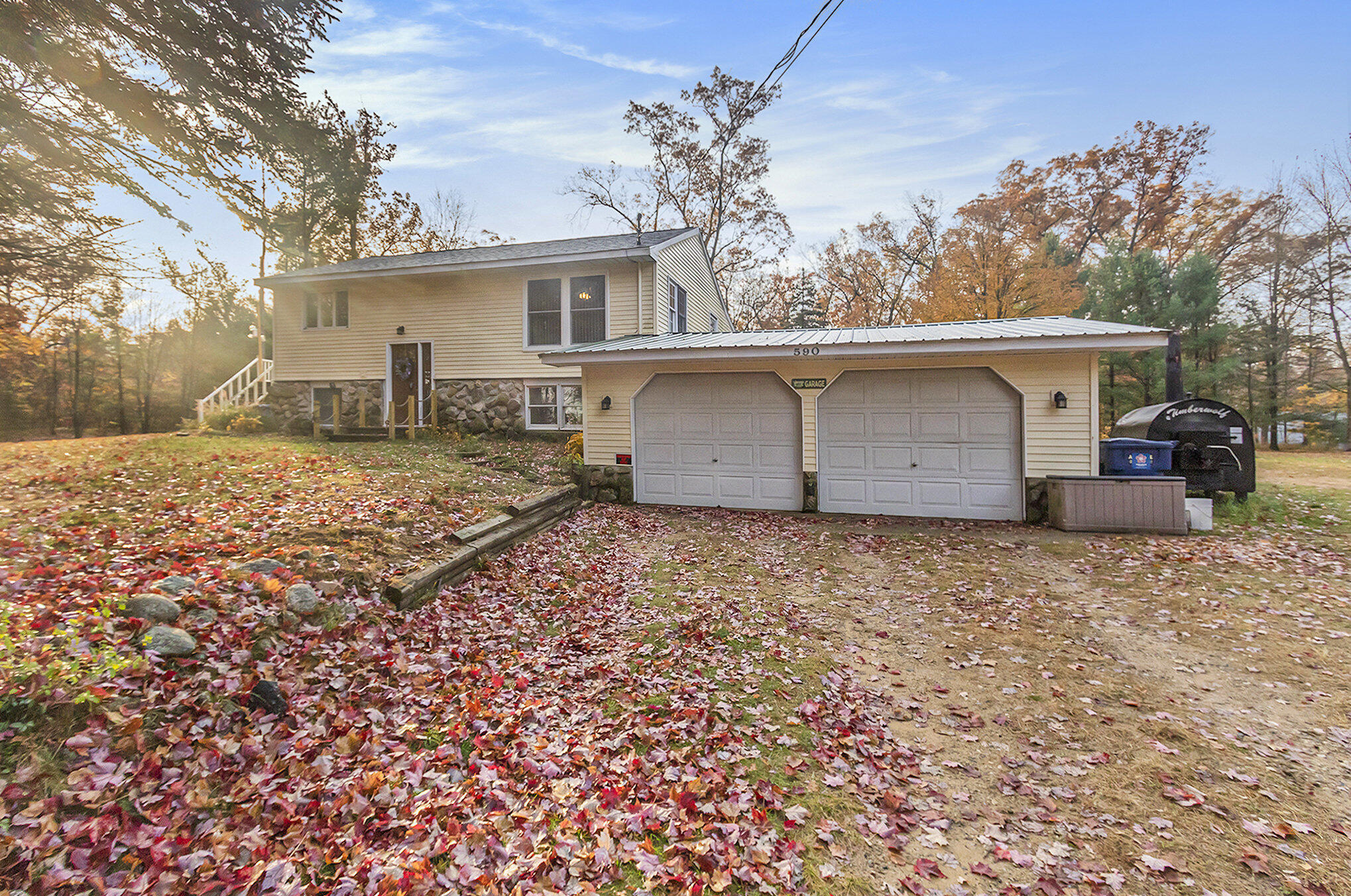 590 W Marion Road
