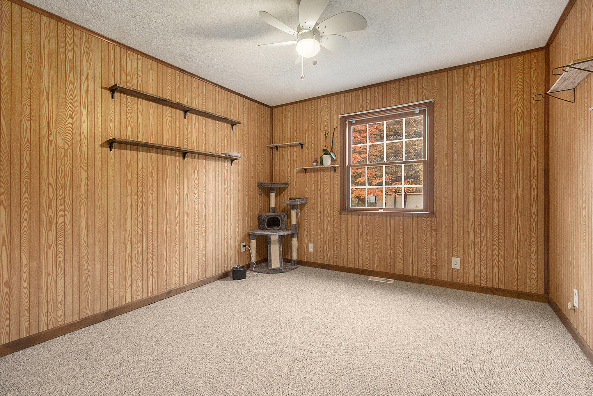 590 W Marion Road