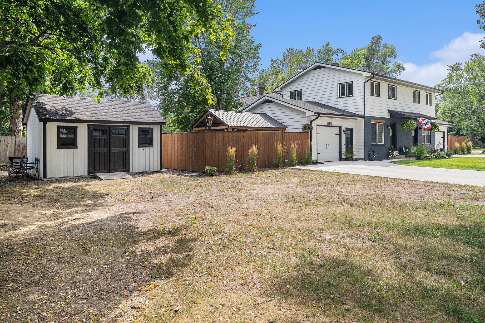 206 208 Elm Lane