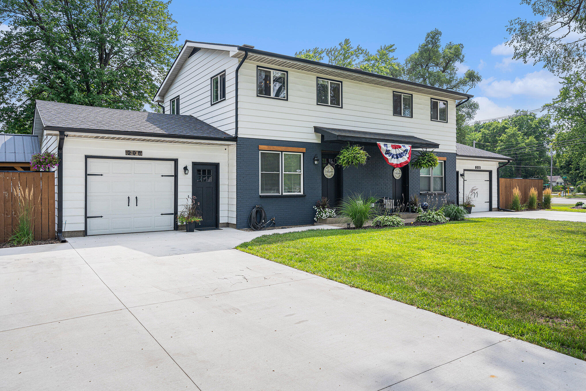 206 208 Elm Lane