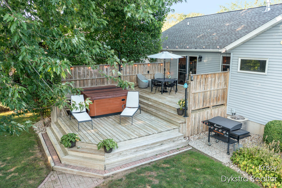 974 Songbird Lane