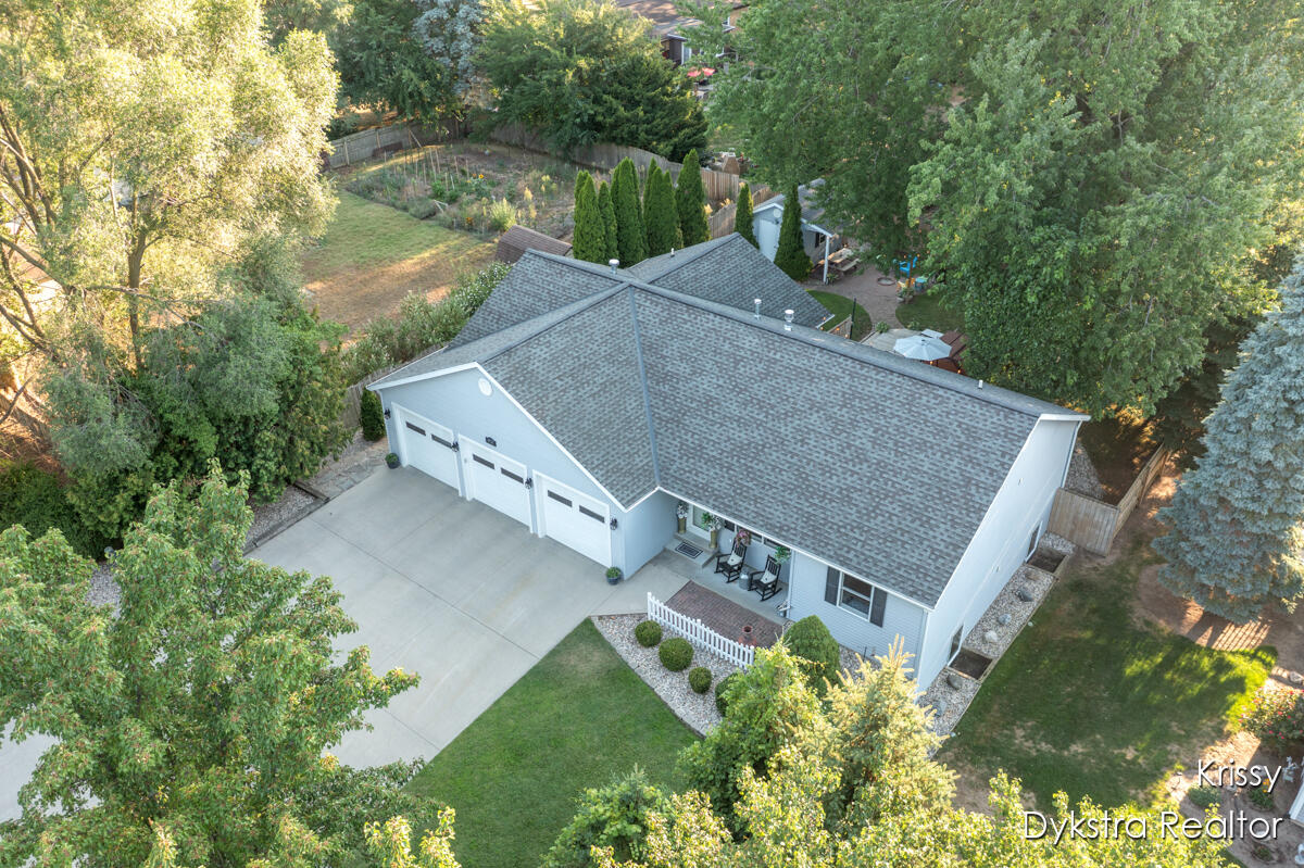 974 Songbird Lane