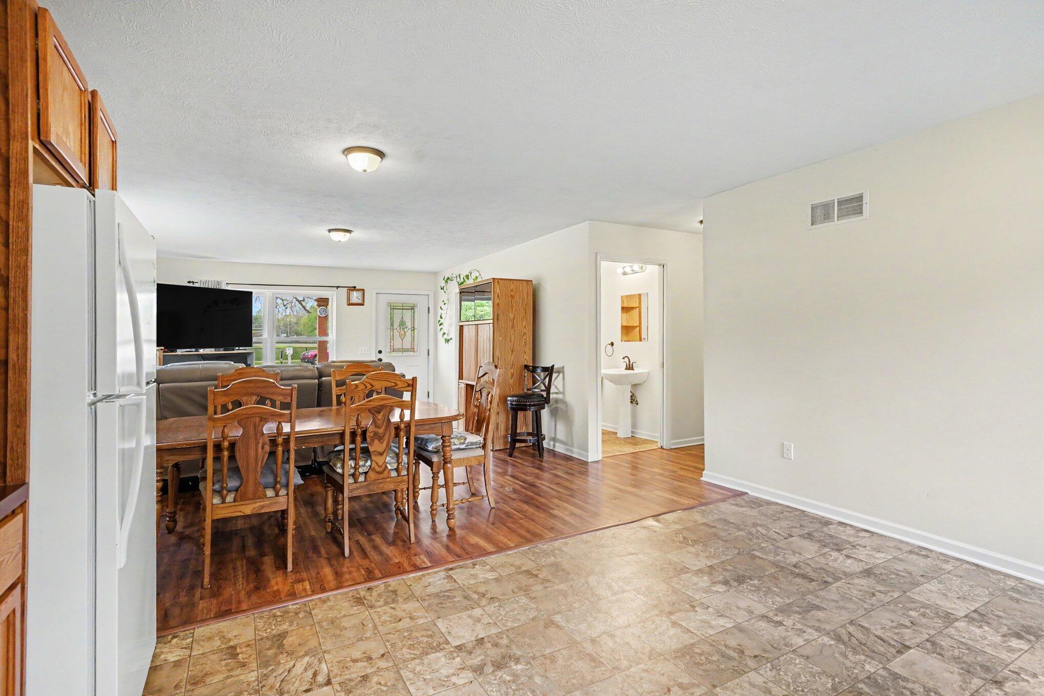 495 W 24th Street