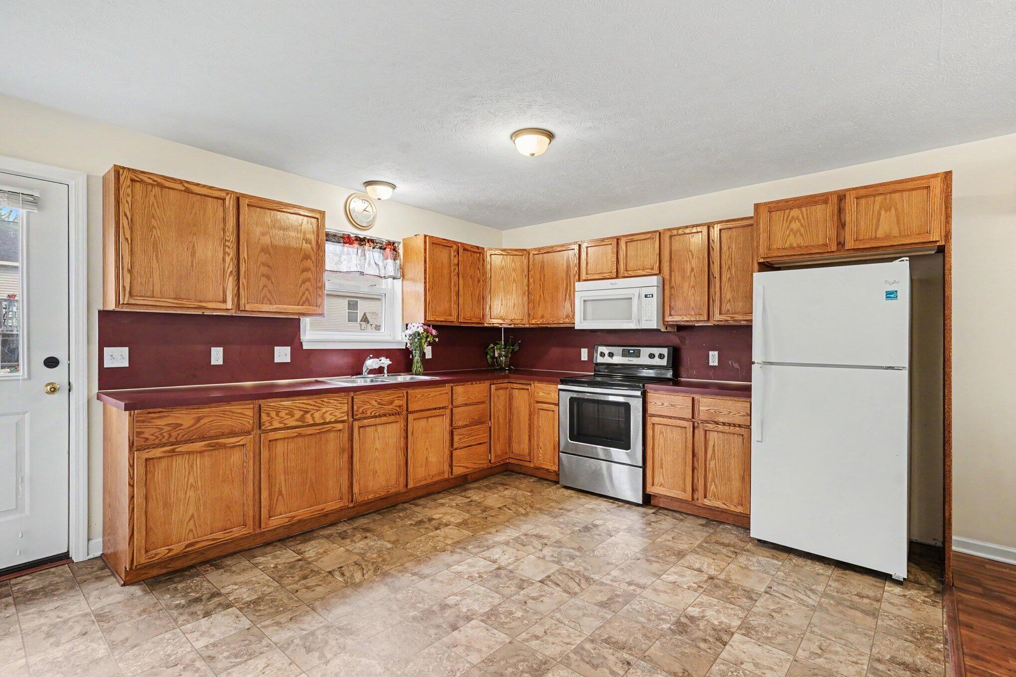 495 W 24th Street