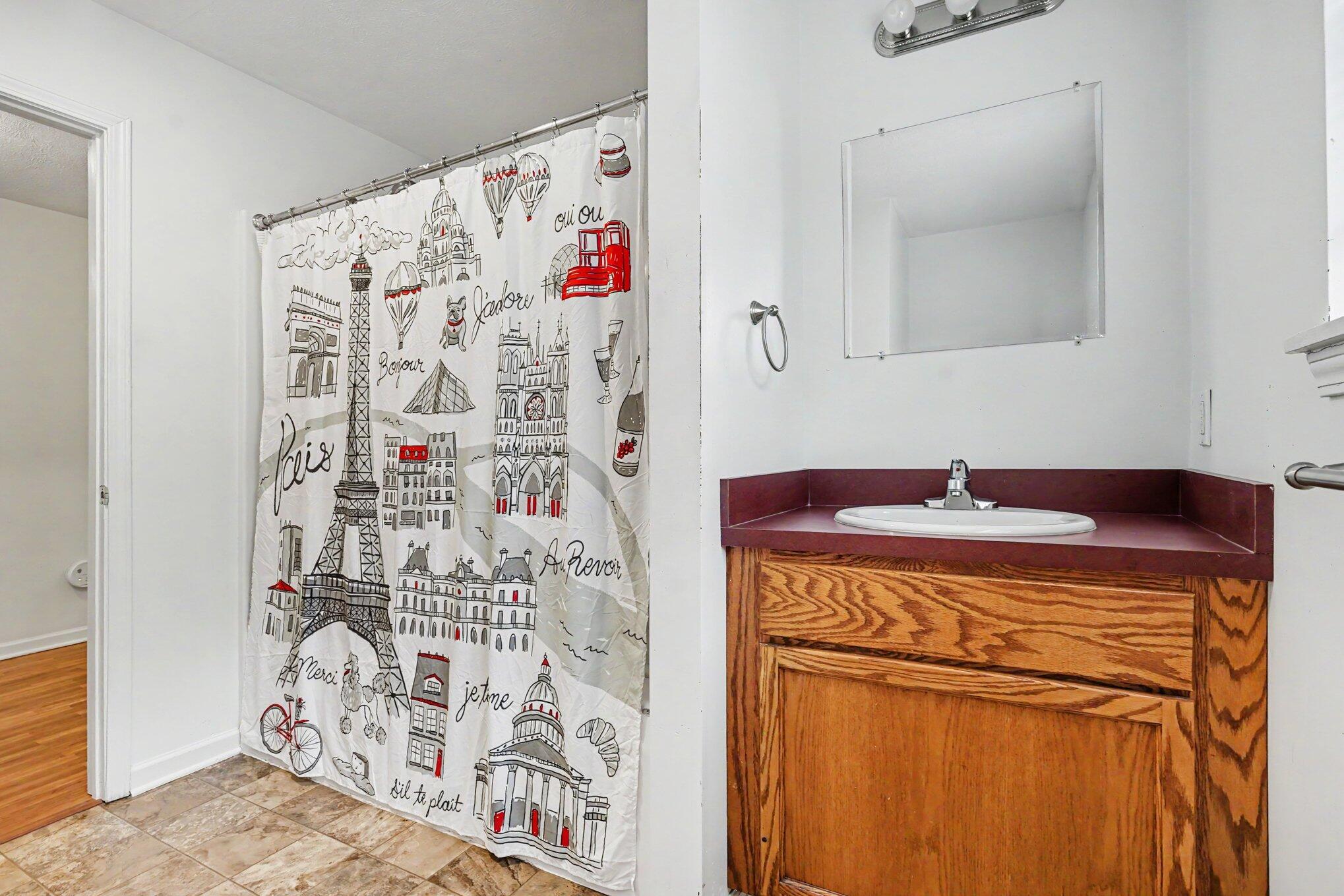 495 W 24th Street