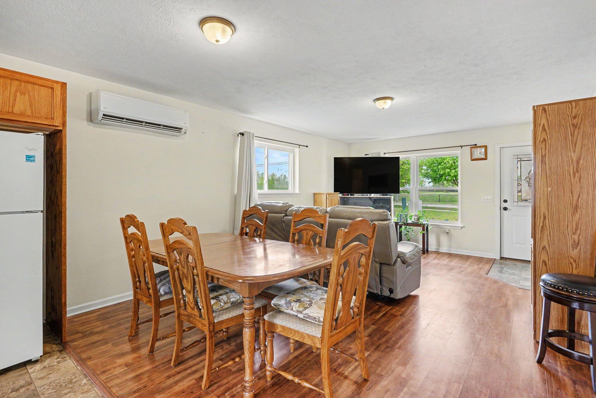 495 W 24th Street