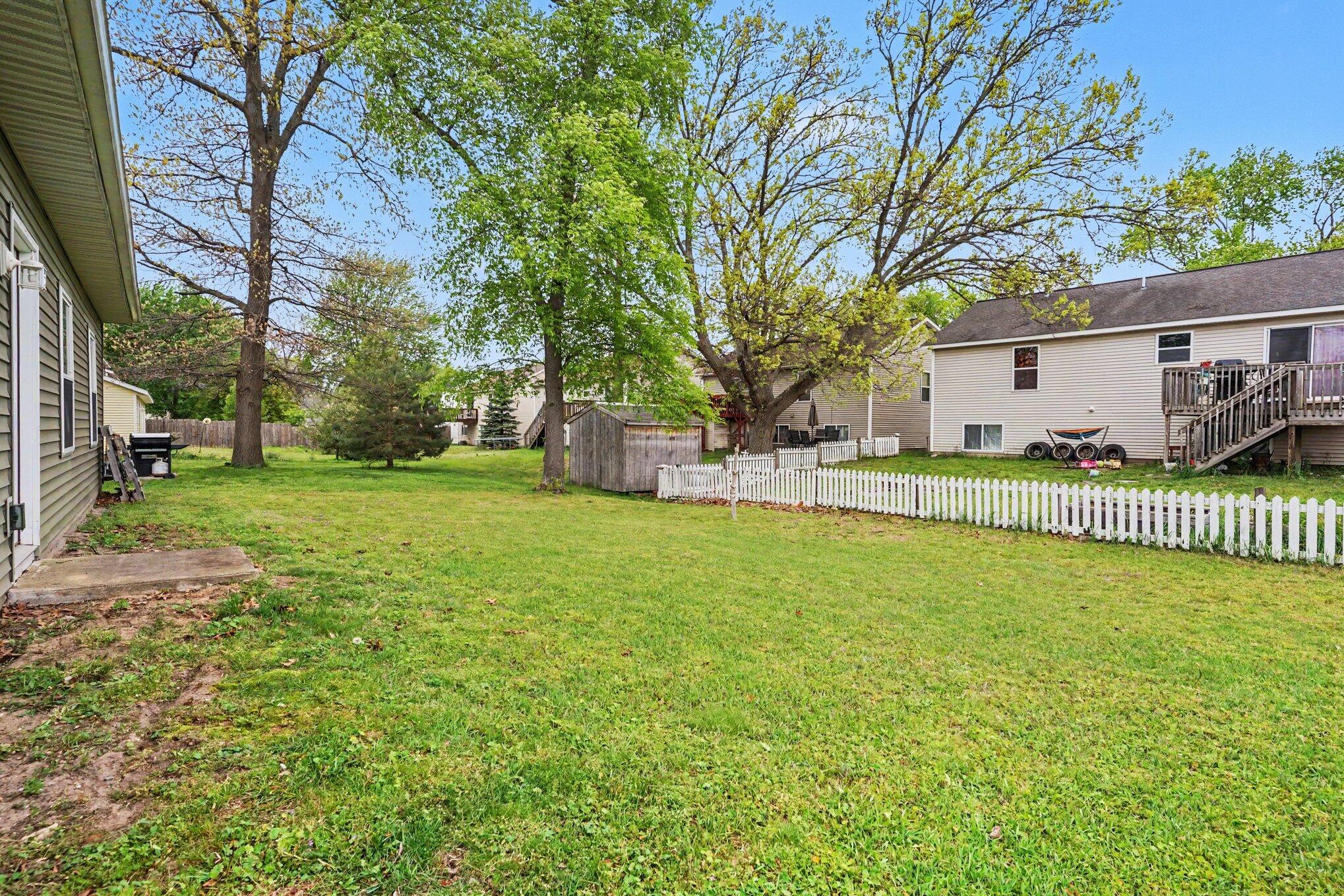 495 W 24th Street