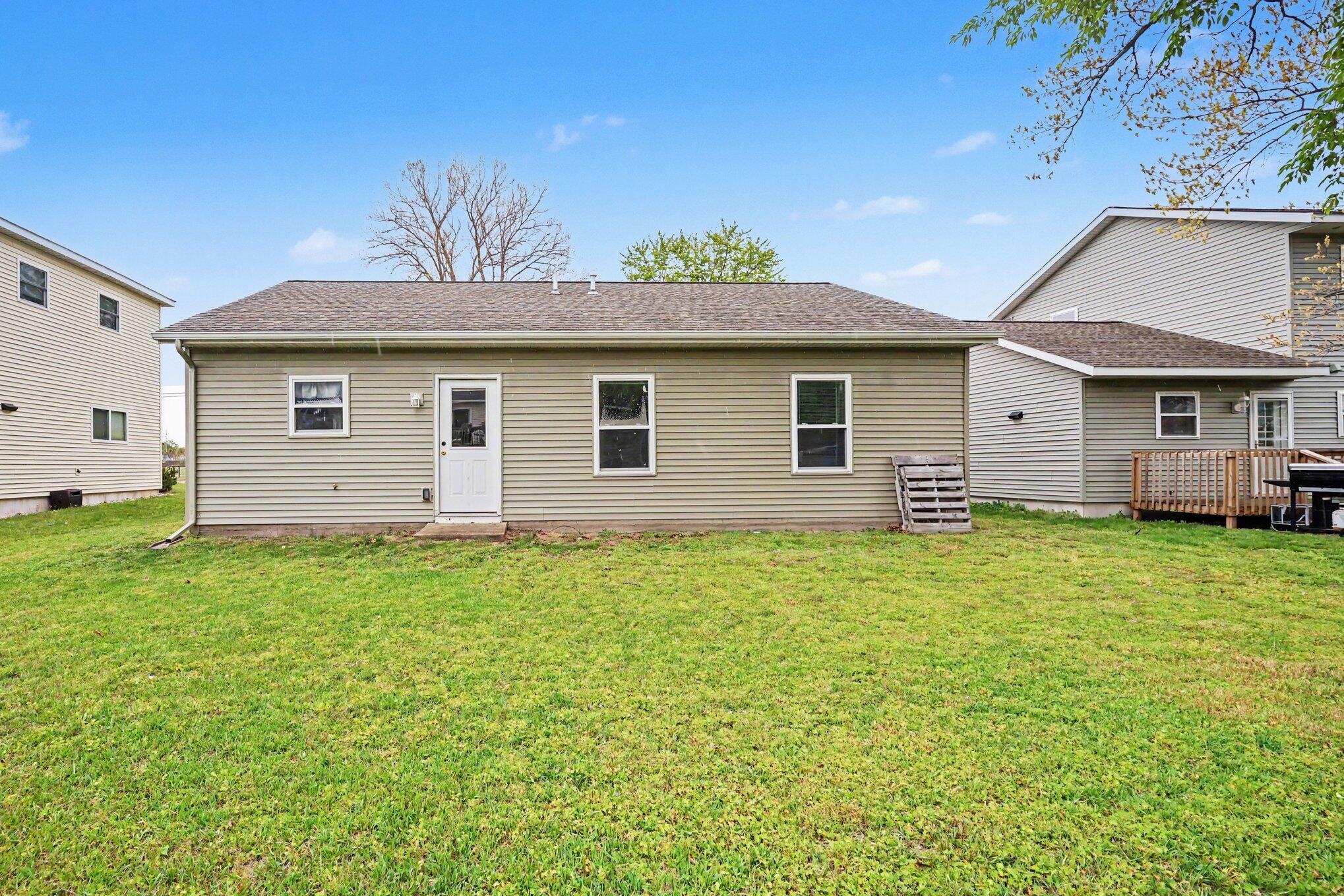 495 W 24th Street