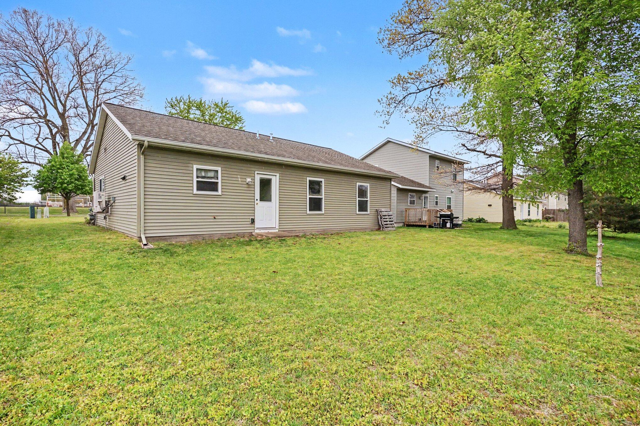 495 W 24th Street