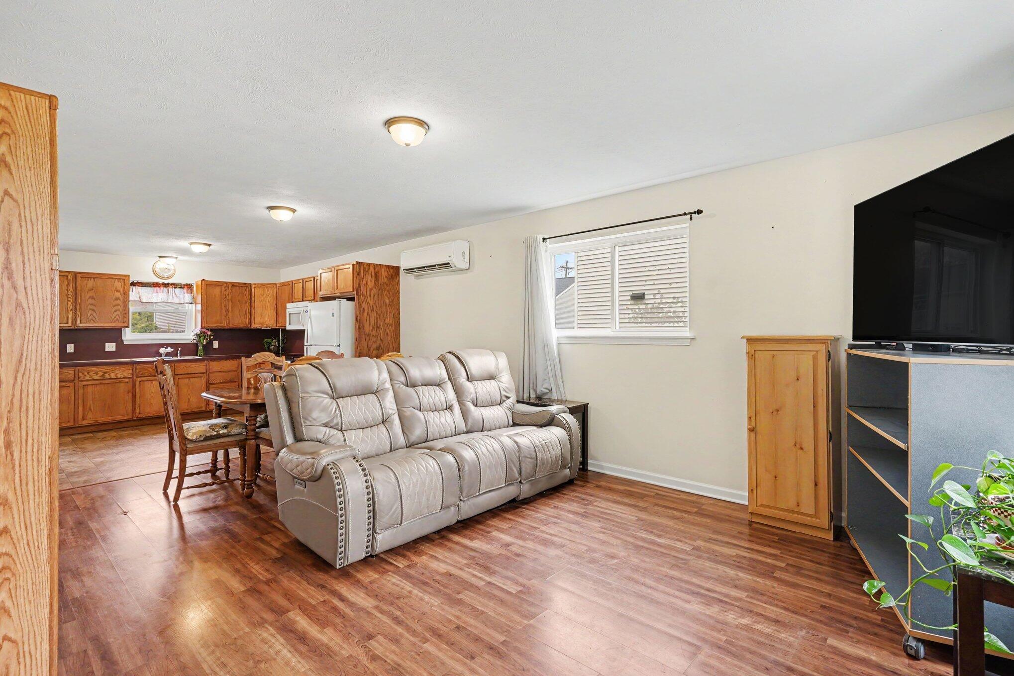 495 W 24th Street