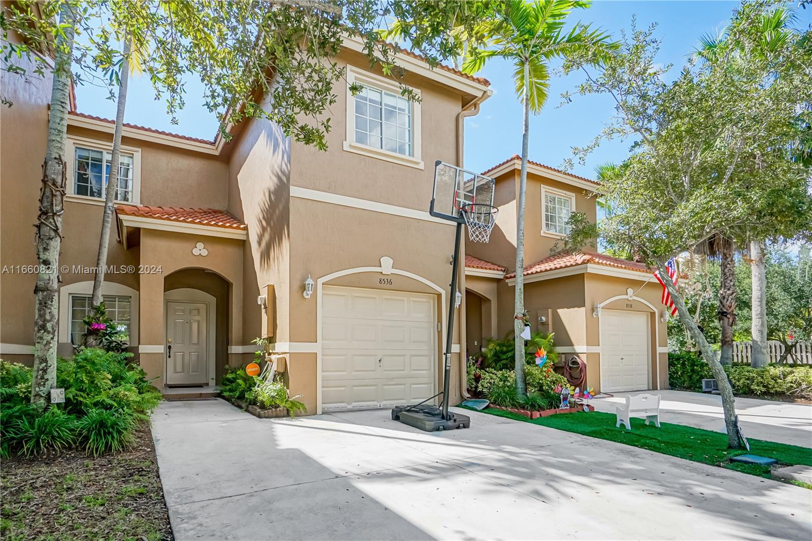 8536 SW 214th Way